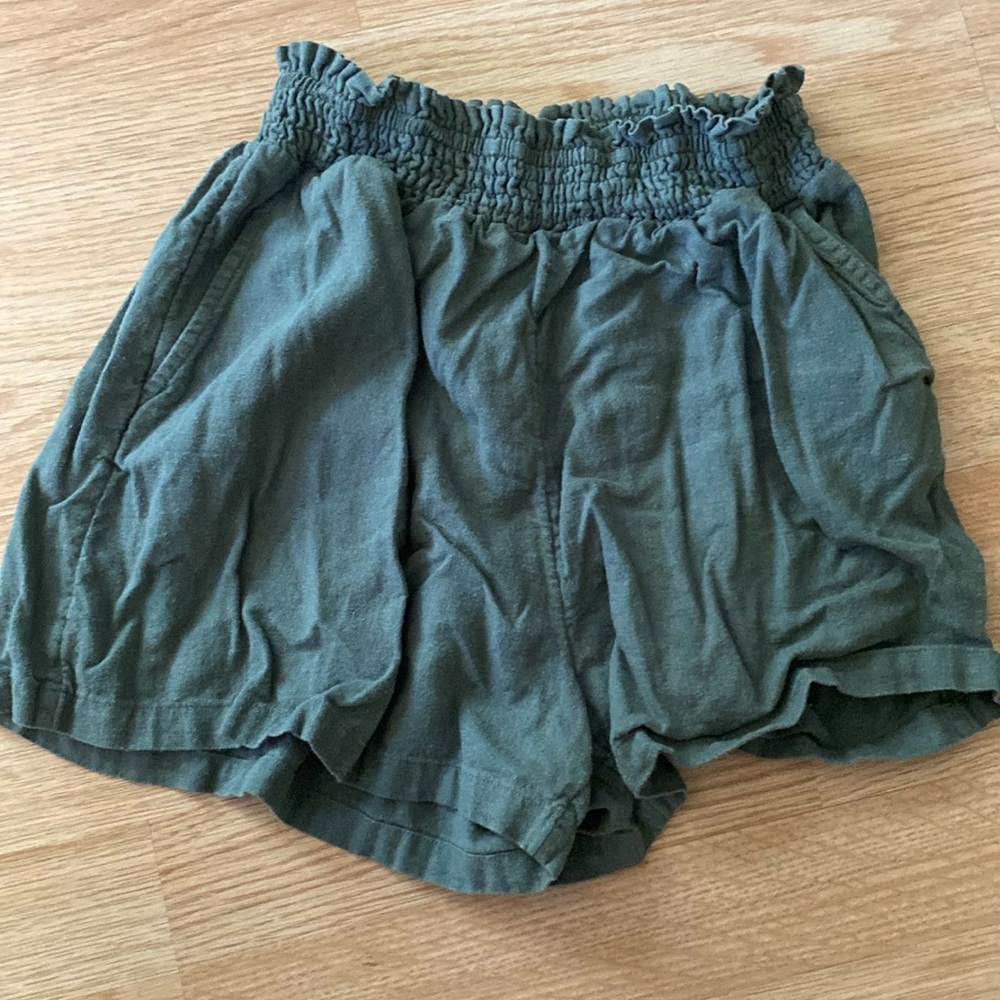 Universal Thread Green Size S Shorts